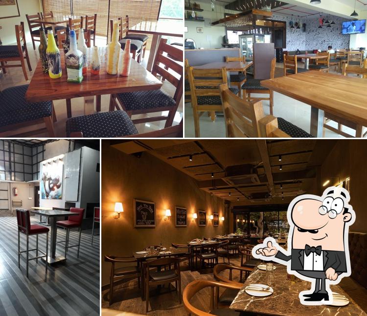 Hangout - Milkshakes & Waffles