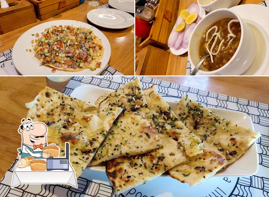 Garlic bread at Nini's Kitchen - Science City
