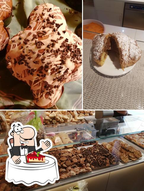 Pasticceria Nomelli propone un'ampia varietà di dolci
