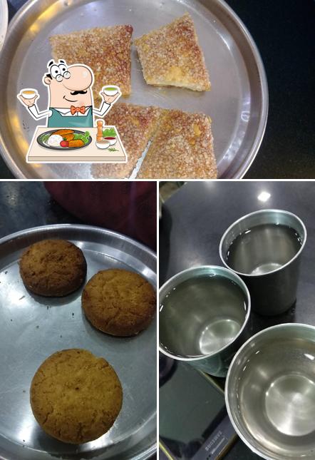 Food at Cafe Melli & Bakery