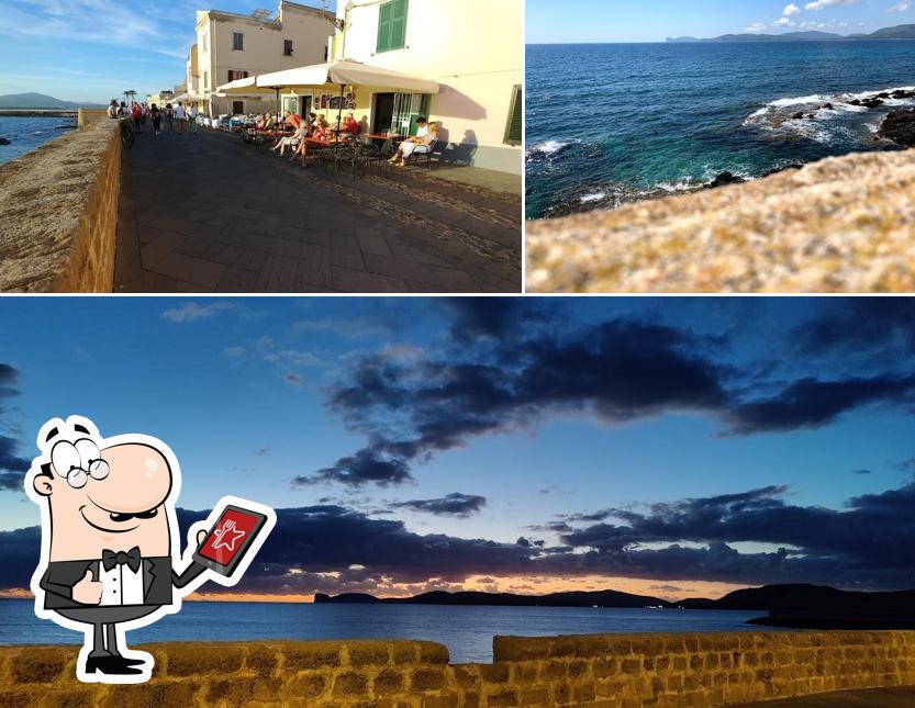 Guarda gli esterni di Cult Bar Alghero