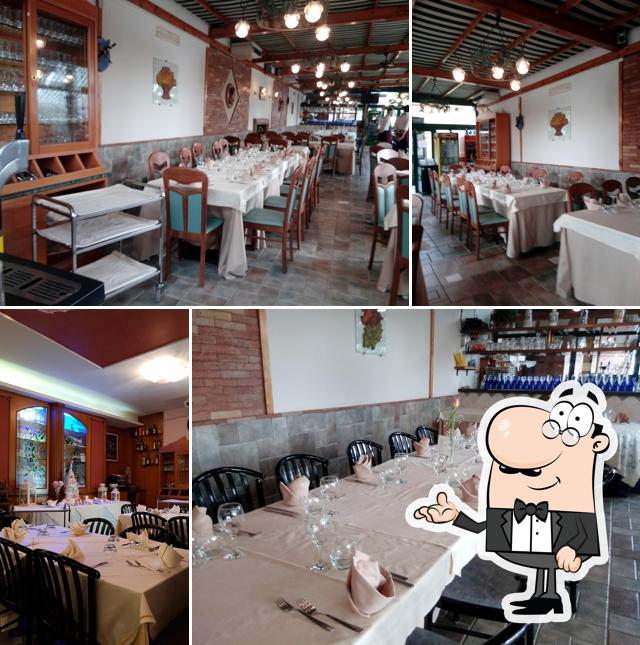 Dai un'occhiata agli interni di Ristorante Pizzeria Bar Piccolo Paradiso