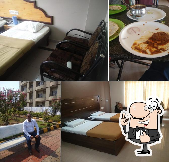 Vijaya Lakshmi & Dolphin Boarding & Lodging Hotel