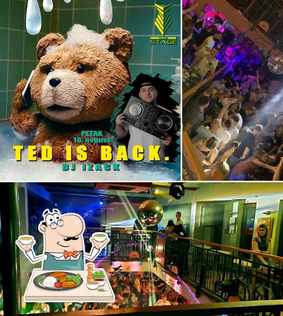 Jetez un coup d’oeil à la photo représentant la nourriture et extérieur concernant Club Stage