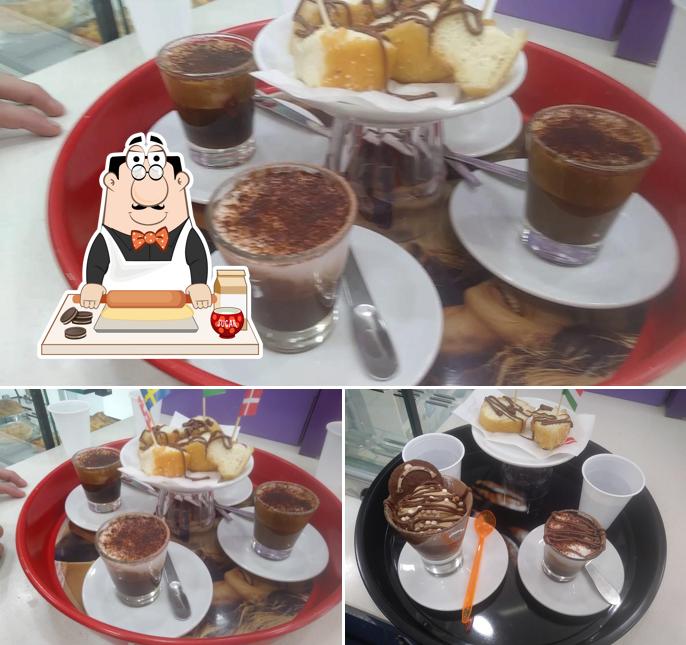 colazione da tiffany serve un'ampia selezione di dessert