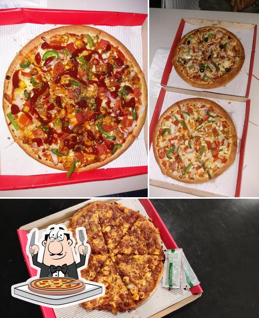 Get pizza at Pizza Hut Magento Mall, Bilaspur