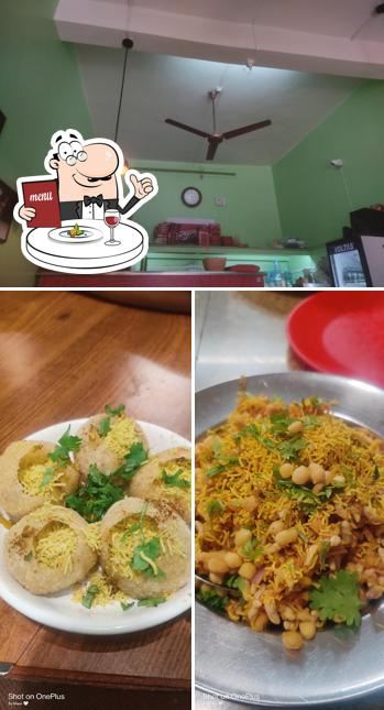 The image of food and interior at SUDAMA BHEL - SHRIRAMPUR