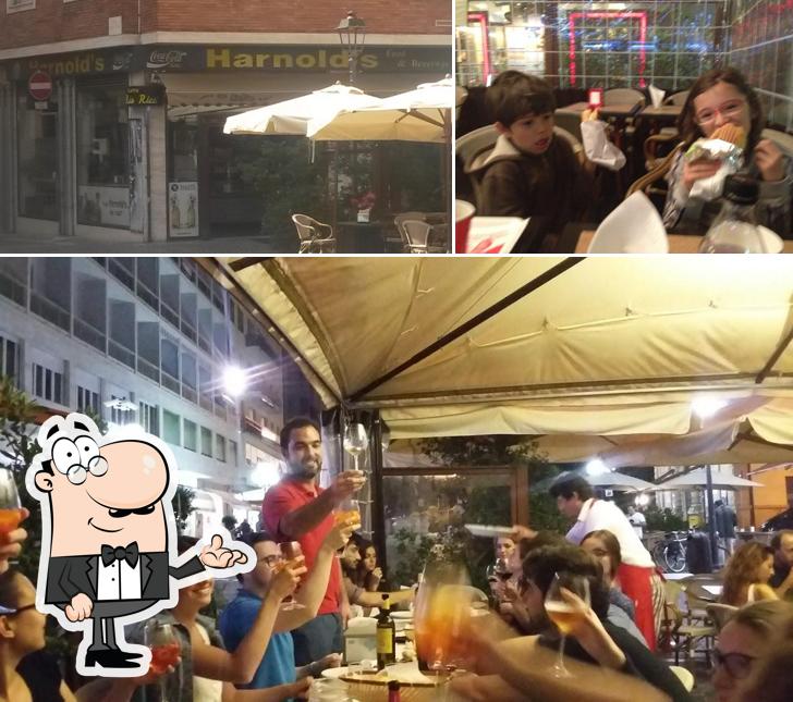 Siediti a un tavolo di Harnold's