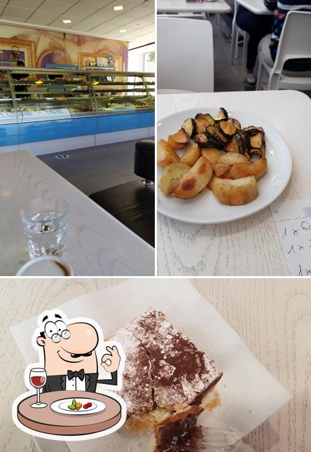 Cibo al Bar Pasticceria Bella Napoli
