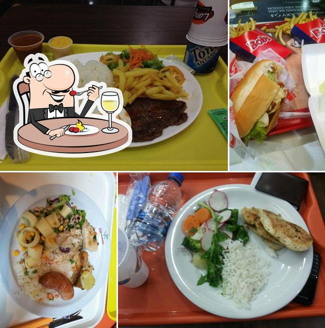 Comida em Praça de Alimentação