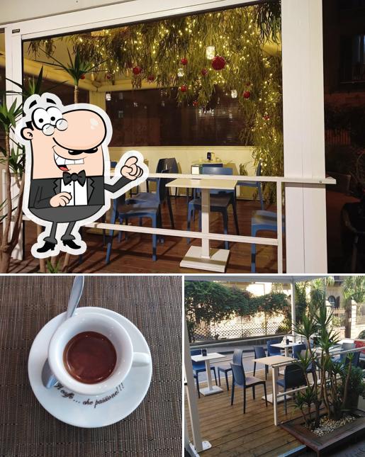 La foto di interni e bevanda da Bar Cirillo
