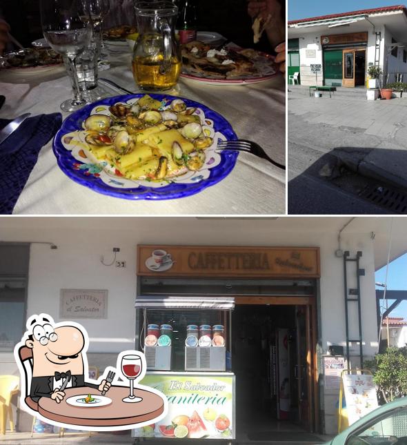 La cibo e interni del ristorante