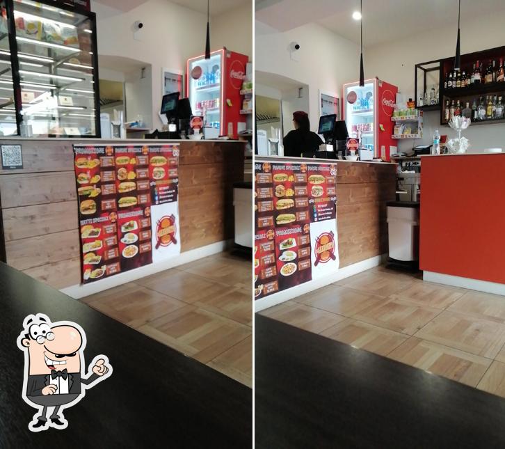 Gli interni di El Sabrosito - Bar Caffetteria e Ristorante di carne alla brace. Specialità latino-americane