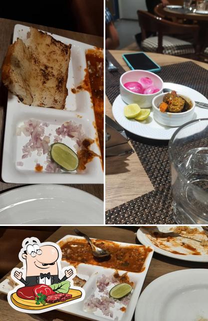 Order meat meals at Hocco Eatery Sayajiganj