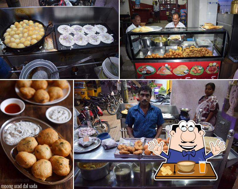 Food at New Mavullamma Tiffin Centre