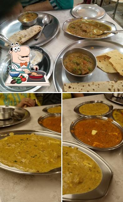 Chicken curry at Vinod Restaurant (Bhojnalaya) JAIN FOOD, NO ONION, NO GARLIC