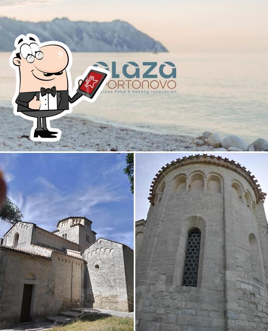 Guarda gli esterni di Plaza Portonovo Baia