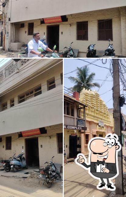 The exterior of Jain bhojanshala Ballari