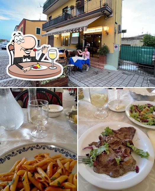 La cibo e esterno del ristorante