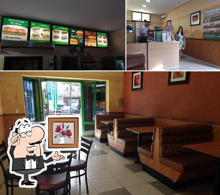 O interior do Subway