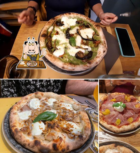 Scegli una pizza a The Kitchen - Pizza & Wine - MAGENTA