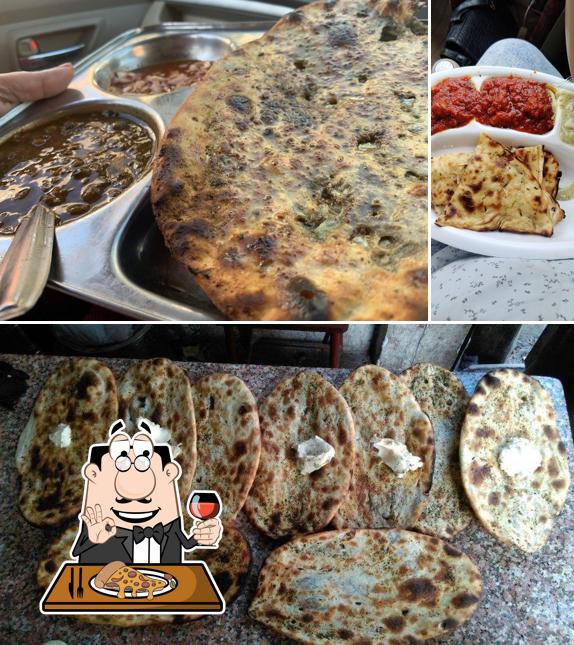 Try out pizza at Chatpata Food Point and snaks bar