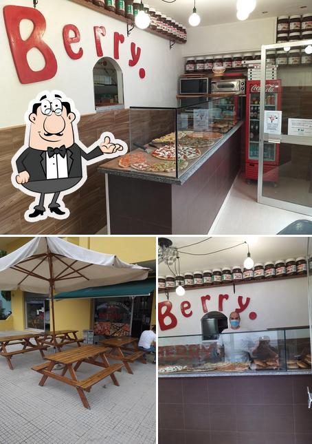 Gli interni di DA BERRY (pizzeria - cornetteria