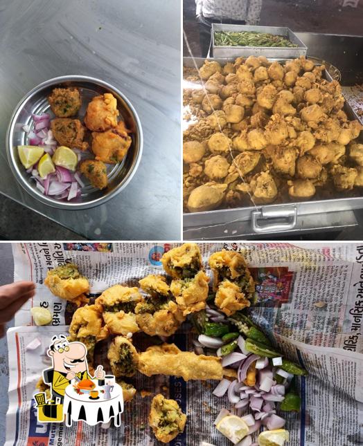 Meals at Ganpat Kaka Batakavada Vala