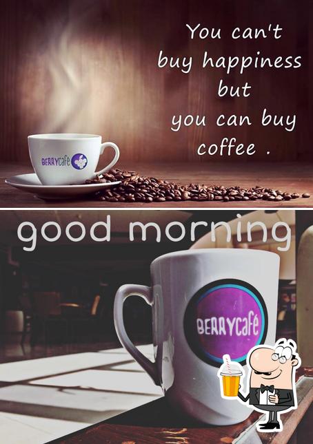 Goditi un drink a Berry Cafe