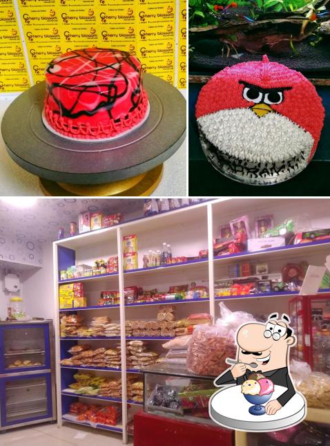LAMY BAKERY&STORES offers a range of desserts