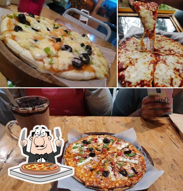 Pick pizza at Cafe 96k