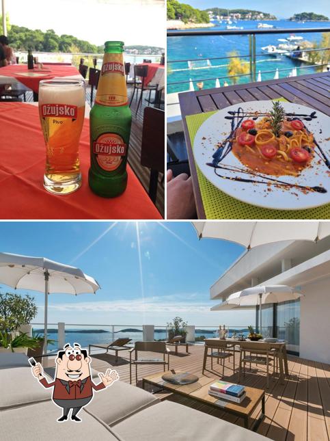 Questa è la immagine che mostra la cibo e interni di Maestral Balkan Grill