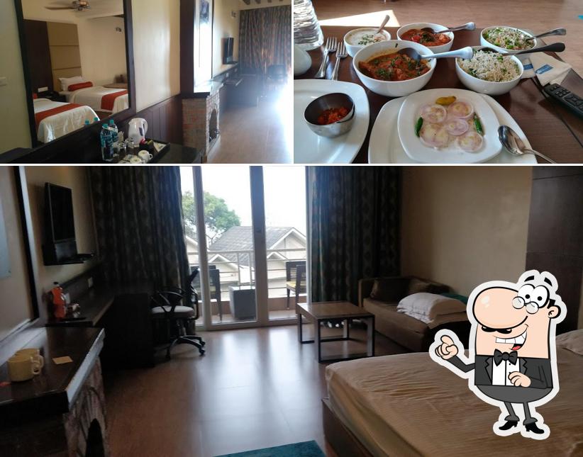 Among different things one can find interior and food at Sinclairs Retreat