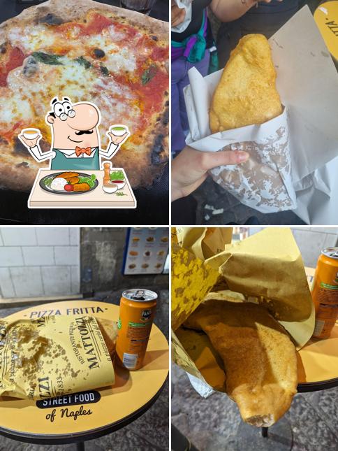 Platti al PIZZA FRITTA famiglia Surace da più di 100 Anni