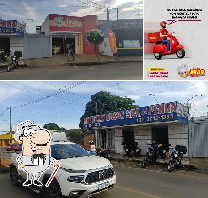 O exterior do Seu João Salgados