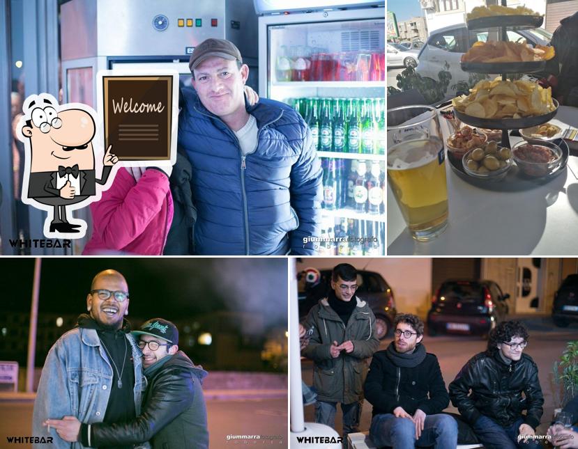 Ecco una foto di White Bar