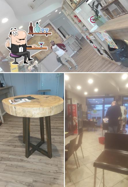 Siediti a un tavolo di Bar Tabaccheria Stella