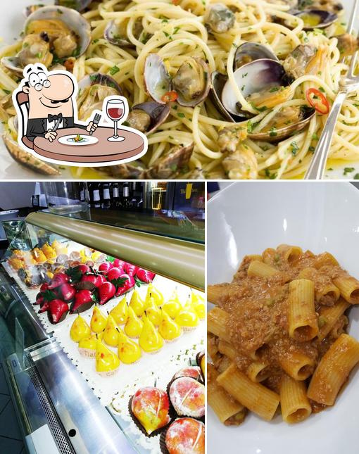 Cibo al Caffetteria dell viale di Giacomo Avellino