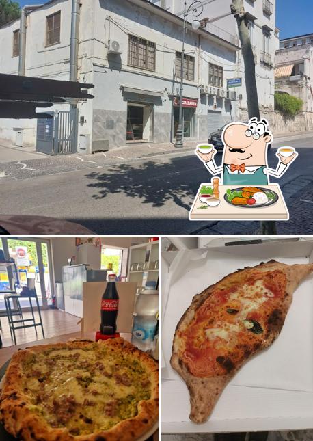 La immagine della cibo e esterno di Pizza Baron