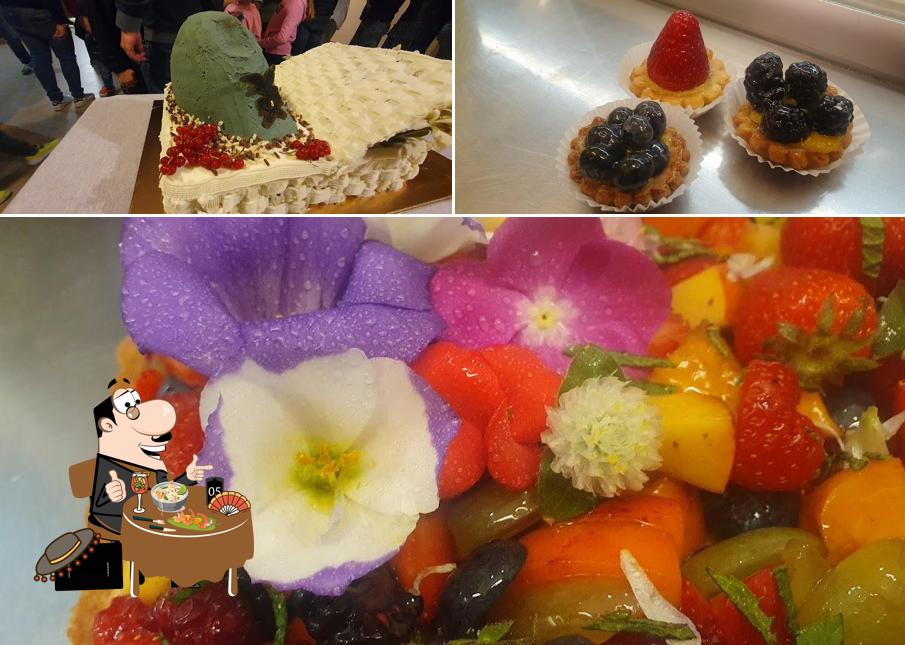 Platti al Pasticceria Albatros