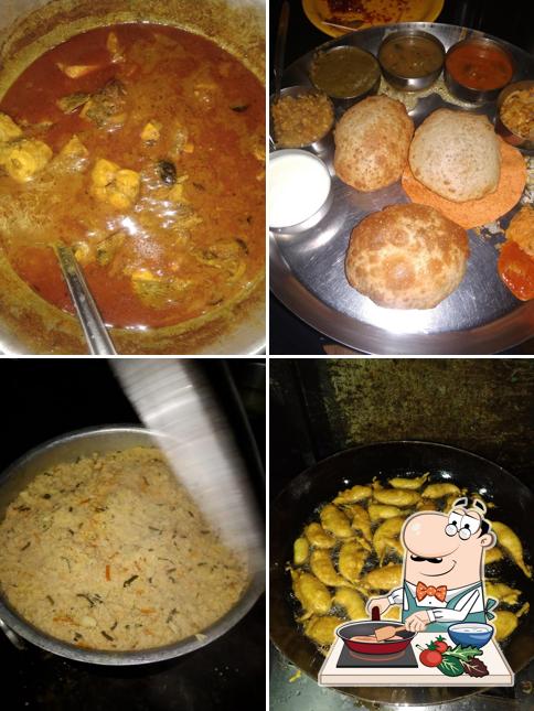 Chicken curry at Tejaswani Hotel