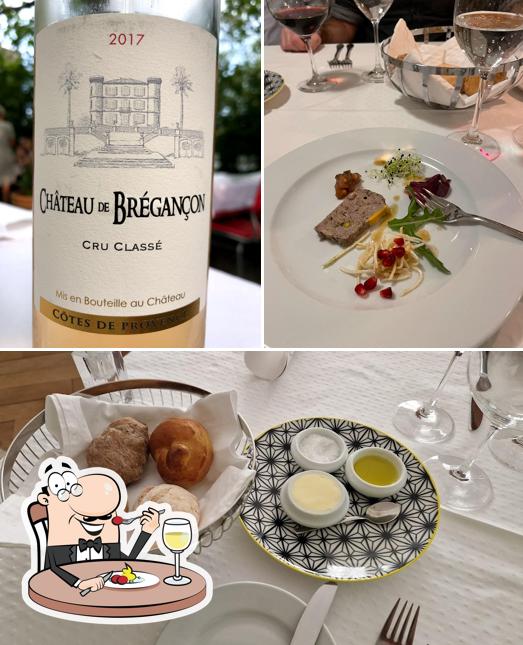 Guarda la foto che raffigura la cibo e vino di restaurant bänziger