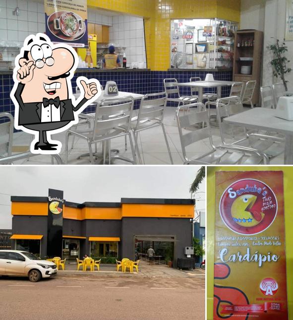 O interior do SANDUBAS LANCHES CENTRO