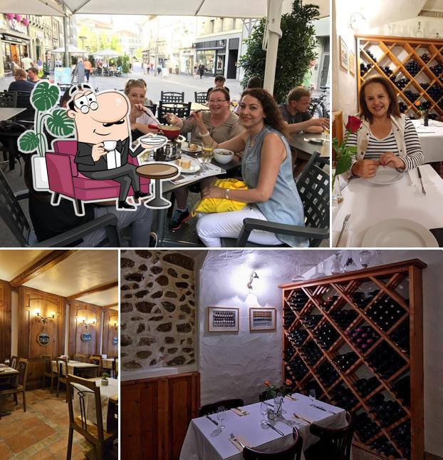 Gli interni di Café du Midi
