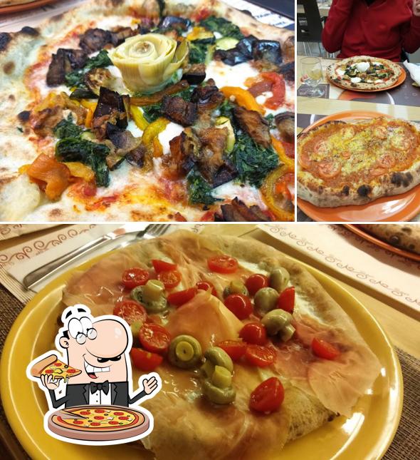 Scegli una pizza a Extrabar di Petta Nicola e Vito Snc - Bar Pizzeria Kalinikta