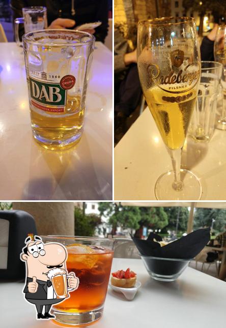 Puoi prenderti un rinfrescante bicchiere di birra chiara o scura