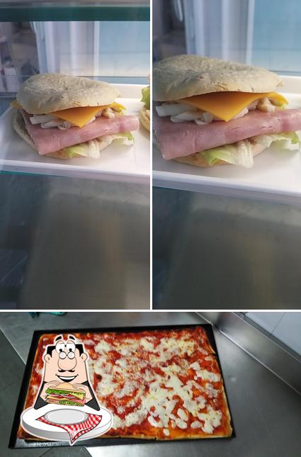 Club sandwich al Dolce vita bar Pizzeria rosticceria asporto