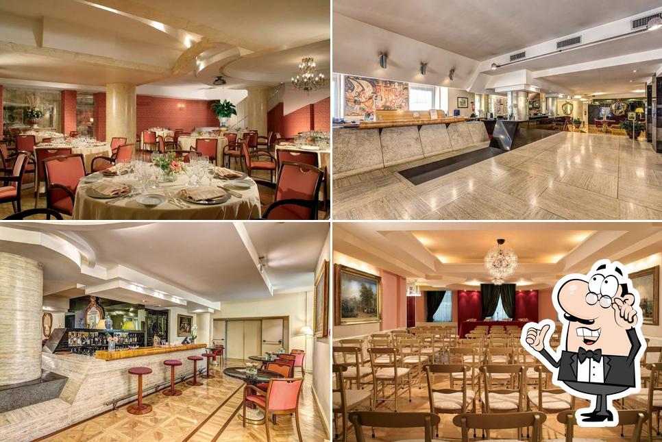 Siediti a un tavolo di Hotel Londra & Cargill