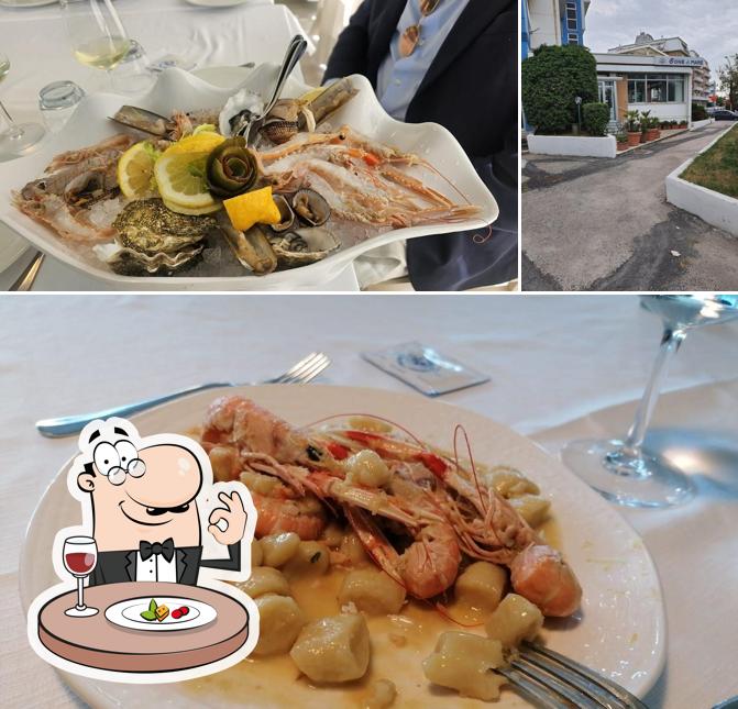 Ristorante Leone Di Mare si caratterizza per la cibo e esterno
