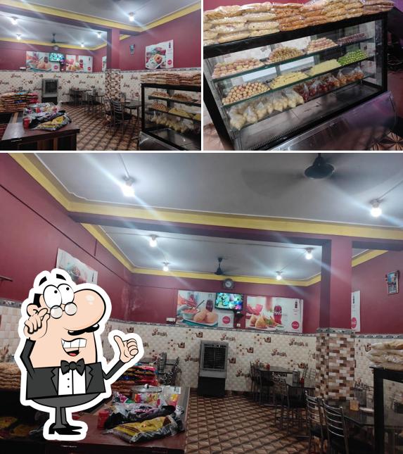 Gupta Sweets and Restaurant, Jhumpura